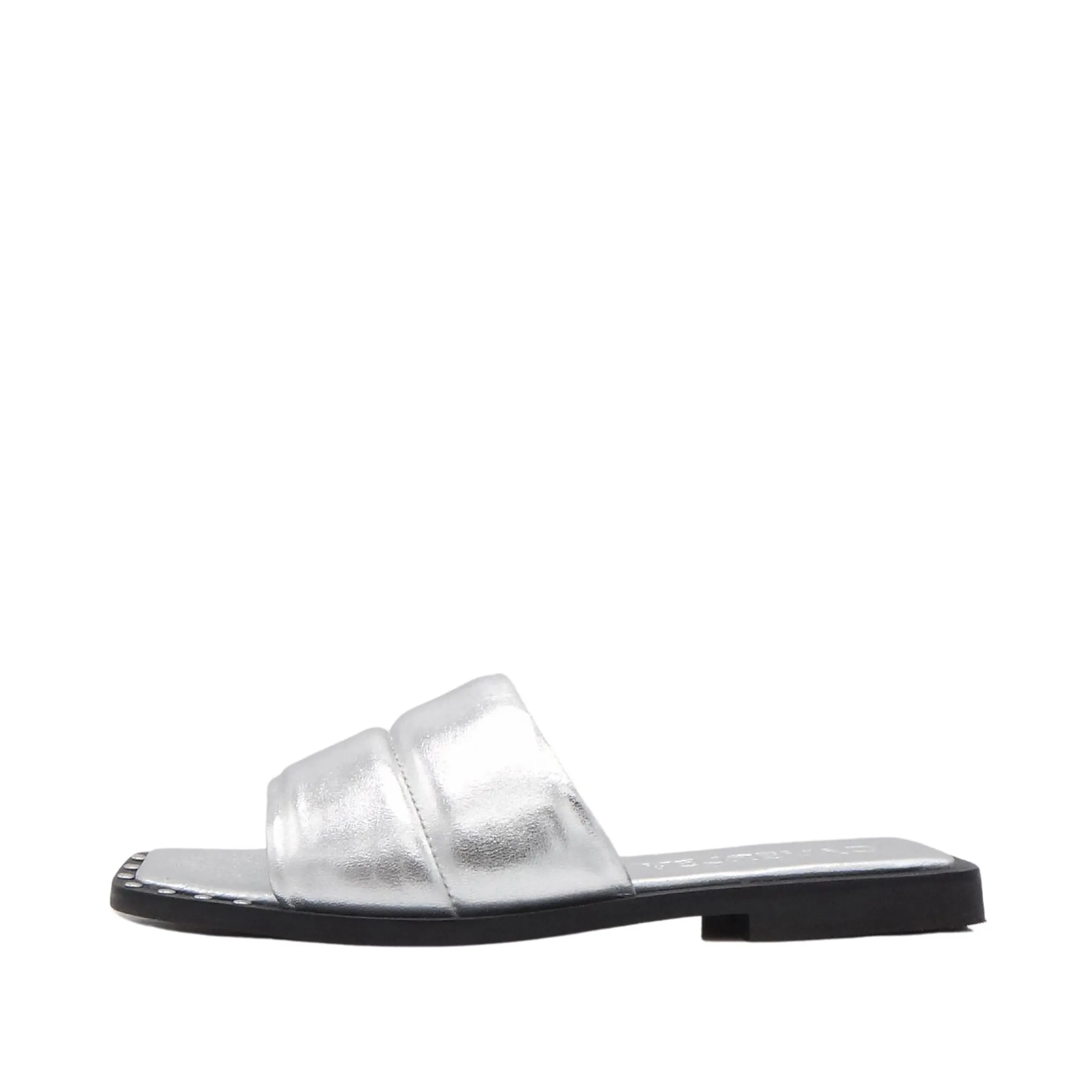 Georgie Slides in Black