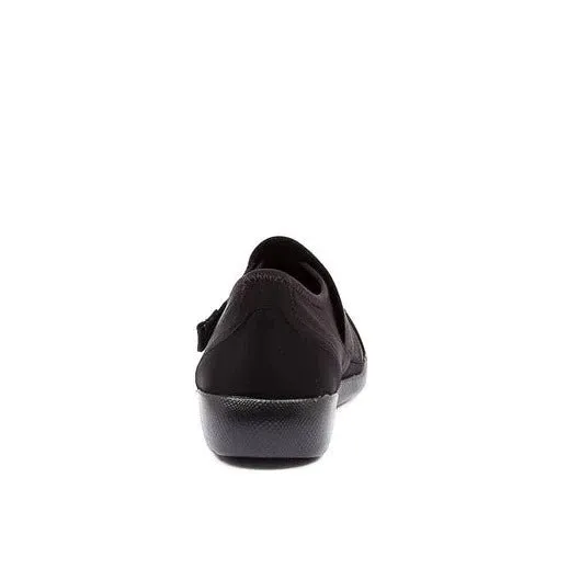 Ziera Shoes Women's Urban Comfort Shoe - Black/Black Outsole